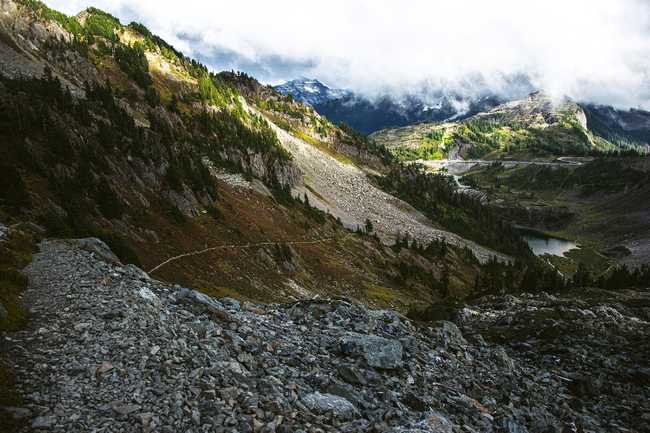 Chain Lakes Loop trail, showing the switchbacks on the way to the Bagley Lakes